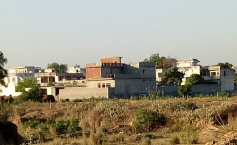 Dabra_a small town in the middle of nowhere